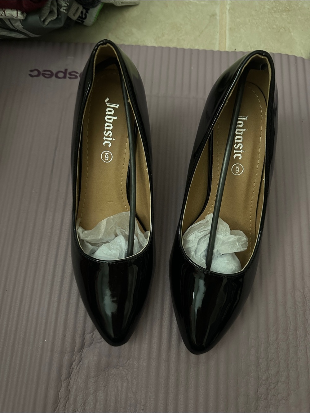 Jabasic Black Pointed-Toe Women's Pumps